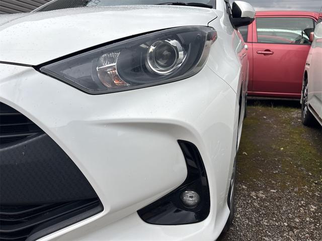 ヤリス ハイブリッドＸ　４ＷＤ　ドライブレコーダー　ＥＴＣ　バックカメラ　ナビ　オートクルーズコントロール　レーンアシスト　衝突被害軽減システム　オートマチックハイビーム　オートライト　スマートキー　電動格納ミラー　ＣＶＴ（14枚目）