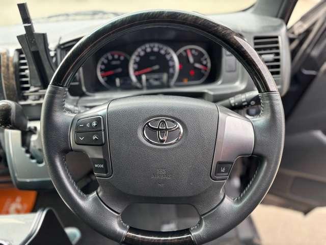 レジアスエースバン スーパーＧＬ　ダークプライムＩＩ　４ＷＤ　４１５ＣＯＢＲＡ　Ｓ－６ボンネット＆クリーンルック３Ｆリップ＆ステージ２ルーフスポイラー＆バッドラッカーＳＤ－６　１７インチＡＷ　両側パワースライドドア　ＥＴＣ　社外コンソールＢＯＸ（18枚目）