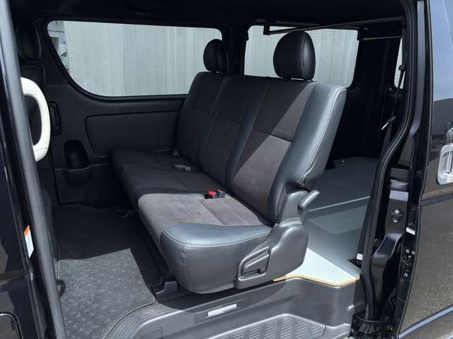 レジアスエースバン スーパーＧＬ　ダークプライムＩＩ　４ＷＤ　４１５ＣＯＢＲＡ　Ｓ－６ボンネット＆クリーンルック３Ｆリップ＆ステージ２ルーフスポイラー＆バッドラッカーＳＤ－６　１７インチＡＷ　両側パワースライドドア　ＥＴＣ　社外コンソールＢＯＸ（24枚目）