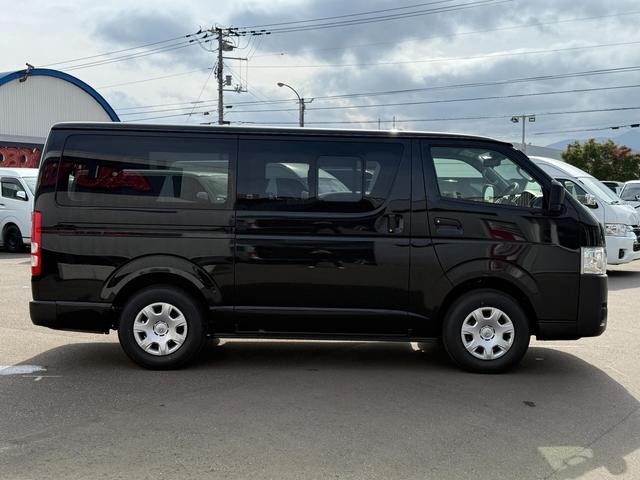 ハイエースバン 　ＤＸ　ロング　ディーゼルターボ　４ＷＤ　登録未使用車　寒冷地仕様　パノラミックビューモニター　デジタインナーミラー　ＬＥＤヘッドランプ　電動格納ミラーヒータ付　リアＡＣ　スライドドアイージークローザー（6枚目）