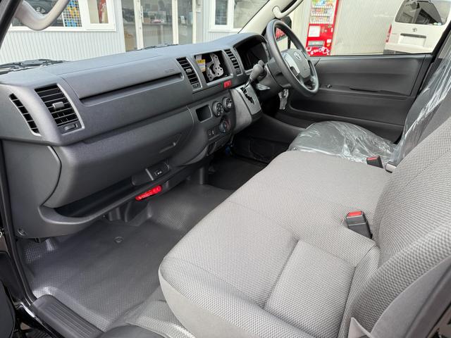 ハイエースバン 　ＤＸ　ロング　ディーゼルターボ　４ＷＤ　登録未使用車　寒冷地仕様　パノラミックビューモニター　デジタインナーミラー　ＬＥＤヘッドランプ　電動格納ミラーヒータ付　リアＡＣ　スライドドアイージークローザー（23枚目）