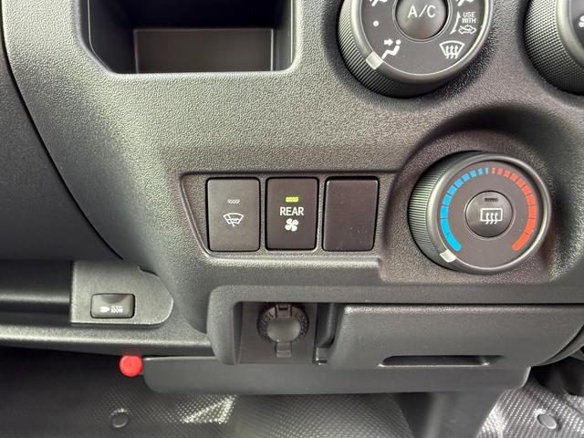 ハイエースバン 　ＤＸ　ロング　ディーゼルターボ　４ＷＤ　登録未使用車　寒冷地仕様　パノラミックビューモニター　デジタインナーミラー　ＬＥＤヘッドランプ　電動格納ミラーヒータ付　リアＡＣ　スライドドアイージークローザー（30枚目）