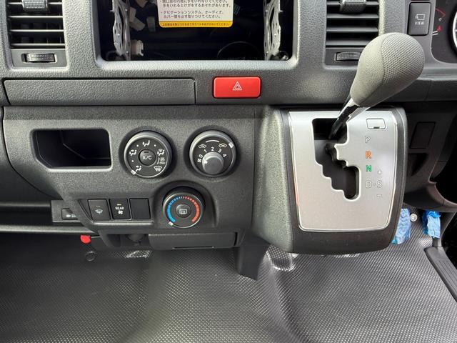 ハイエースバン 　ＤＸ　ロング　ディーゼルターボ　４ＷＤ　登録未使用車　寒冷地仕様　パノラミックビューモニター　デジタインナーミラー　ＬＥＤヘッドランプ　電動格納ミラーヒータ付　リアＡＣ　スライドドアイージークローザー（37枚目）