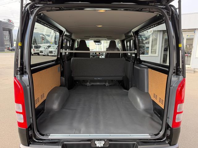 ハイエースバン 　ＤＸ　ロング　ディーゼルターボ　４ＷＤ　登録未使用車　寒冷地仕様　パノラミックビューモニター　デジタインナーミラー　ＬＥＤヘッドランプ　電動格納ミラーヒータ付　リアＡＣ　スライドドアイージークローザー（42枚目）