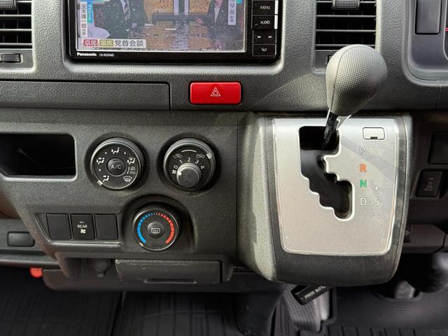 ハイエースバン 　２．８　ＤＸ　ロング　ディーゼルターボ　４ＷＤ　寒冷地仕様　４１５ＣＯＢＲＡ　丸目ヘッドライトキット　ＥＮＣＢ１６インチアルミ　トーヨーオープンカントリー（17枚目）