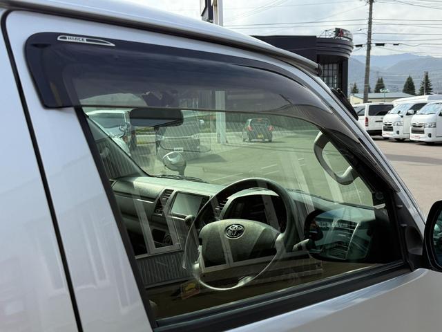 ハイエースバン 　２．８　ＤＸ　ロング　ディーゼルターボ　４ＷＤ　寒冷地仕様　４１５ＣＯＢＲＡ　丸目ヘッドライトキット　ＥＮＣＢ１６インチアルミ　トーヨーオープンカントリー（21枚目）