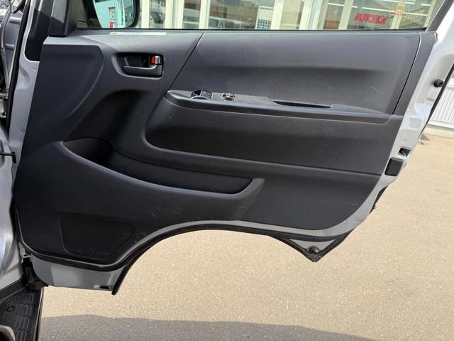 ハイエースバン 　２．８　ＤＸ　ロング　ディーゼルターボ　４ＷＤ　寒冷地仕様　４１５ＣＯＢＲＡ　丸目ヘッドライトキット　ＥＮＣＢ１６インチアルミ　トーヨーオープンカントリー（28枚目）