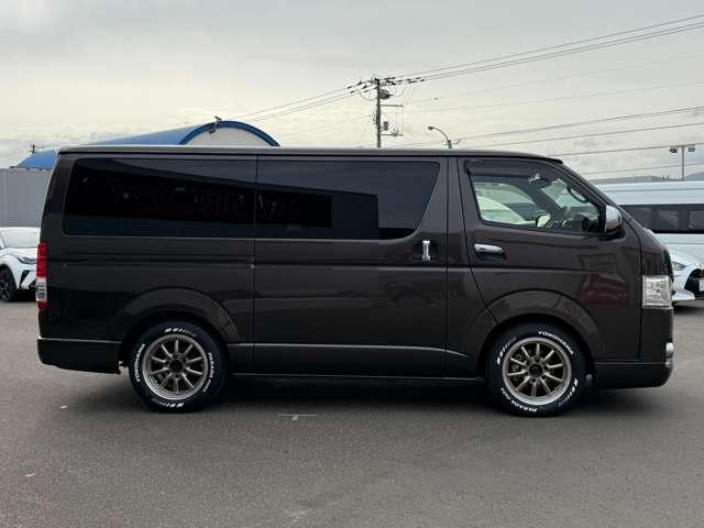 ハイエースバン スーパーＧＬ　５０ＴＨ　アニバーサリーリミテッド　４ＷＤ　４１５ＣＯＢＲＡ　ＣＬ－３　ステージ２ルーフスポイラー　Ｂｙ２ＮＥＯ　ＢＡＤフェイスボンネット　ローフォルムフェンダー　ＥＳＳＥＸ　１７インチブロンズホイール（5枚目）