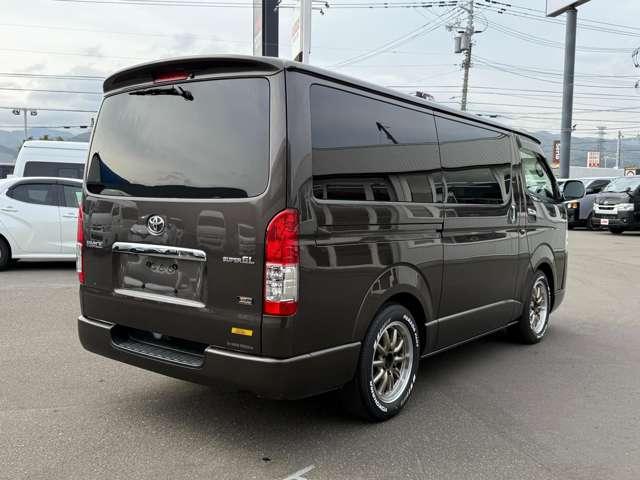 ハイエースバン スーパーＧＬ　５０ＴＨ　アニバーサリーリミテッド　４ＷＤ　４１５ＣＯＢＲＡ　ＣＬ－３　ステージ２ルーフスポイラー　Ｂｙ２ＮＥＯ　ＢＡＤフェイスボンネット　ローフォルムフェンダー　ＥＳＳＥＸ　１７インチブロンズホイール（6枚目）