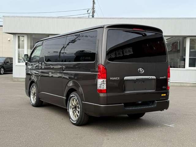 ハイエースバン スーパーＧＬ　５０ＴＨ　アニバーサリーリミテッド　４ＷＤ　４１５ＣＯＢＲＡ　ＣＬ－３　ステージ２ルーフスポイラー　Ｂｙ２ＮＥＯ　ＢＡＤフェイスボンネット　ローフォルムフェンダー　ＥＳＳＥＸ　１７インチブロンズホイール（7枚目）