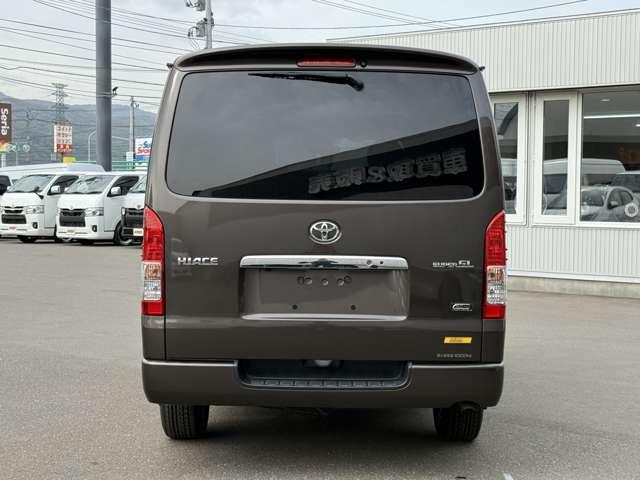 ハイエースバン スーパーＧＬ　５０ＴＨ　アニバーサリーリミテッド　４ＷＤ　４１５ＣＯＢＲＡ　ＣＬ－３　ステージ２ルーフスポイラー　Ｂｙ２ＮＥＯ　ＢＡＤフェイスボンネット　ローフォルムフェンダー　ＥＳＳＥＸ　１７インチブロンズホイール（8枚目）