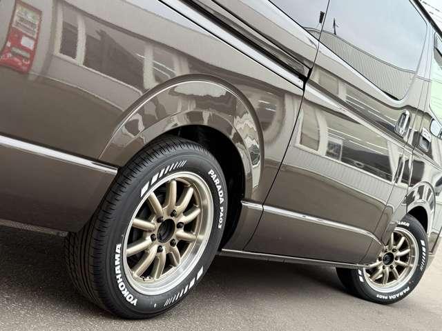 ハイエースバン スーパーＧＬ　５０ＴＨ　アニバーサリーリミテッド　４ＷＤ　４１５ＣＯＢＲＡ　ＣＬ－３　ステージ２ルーフスポイラー　Ｂｙ２ＮＥＯ　ＢＡＤフェイスボンネット　ローフォルムフェンダー　ＥＳＳＥＸ　１７インチブロンズホイール（13枚目）