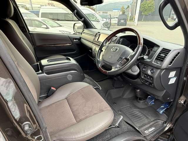 ハイエースバン スーパーＧＬ　５０ＴＨ　アニバーサリーリミテッド　４ＷＤ　４１５ＣＯＢＲＡ　ＣＬ－３　ステージ２ルーフスポイラー　Ｂｙ２ＮＥＯ　ＢＡＤフェイスボンネット　ローフォルムフェンダー　ＥＳＳＥＸ　１７インチブロンズホイール（22枚目）