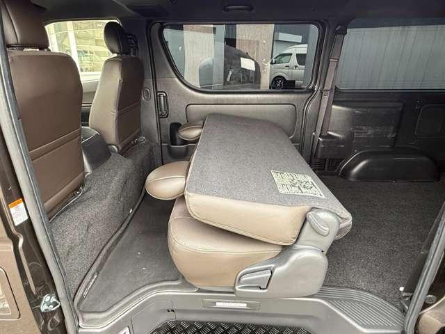 ハイエースバン スーパーＧＬ　５０ＴＨ　アニバーサリーリミテッド　４ＷＤ　４１５ＣＯＢＲＡ　ＣＬ－３　ステージ２ルーフスポイラー　Ｂｙ２ＮＥＯ　ＢＡＤフェイスボンネット　ローフォルムフェンダー　ＥＳＳＥＸ　１７インチブロンズホイール（28枚目）