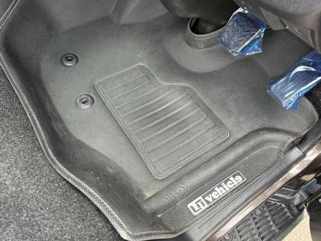 ハイエースバン スーパーＧＬ　５０ＴＨ　アニバーサリーリミテッド　４ＷＤ　４１５ＣＯＢＲＡ　ＣＬ－３　ステージ２ルーフスポイラー　Ｂｙ２ＮＥＯ　ＢＡＤフェイスボンネット　ローフォルムフェンダー　ＥＳＳＥＸ　１７インチブロンズホイール（29枚目）