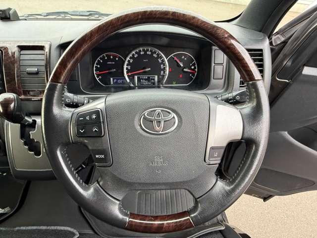 ハイエースバン スーパーＧＬ　５０ＴＨ　アニバーサリーリミテッド　４ＷＤ　４１５ＣＯＢＲＡ　ＣＬ－３　ステージ２ルーフスポイラー　Ｂｙ２ＮＥＯ　ＢＡＤフェイスボンネット　ローフォルムフェンダー　ＥＳＳＥＸ　１７インチブロンズホイール（31枚目）