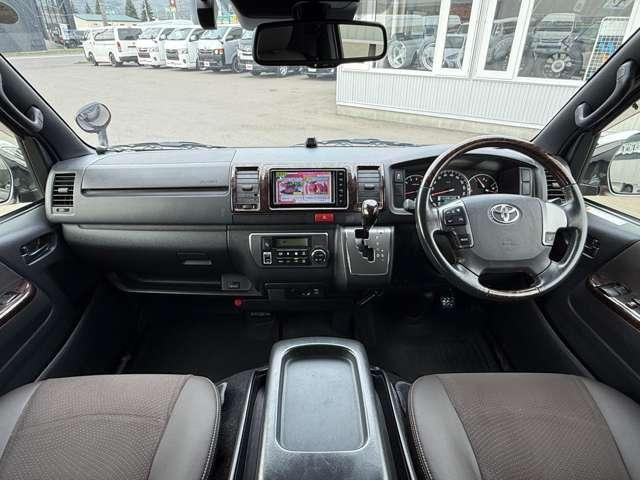 ハイエースバン スーパーＧＬ　５０ＴＨ　アニバーサリーリミテッド　４ＷＤ　４１５ＣＯＢＲＡ　ＣＬ－３　ステージ２ルーフスポイラー　Ｂｙ２ＮＥＯ　ＢＡＤフェイスボンネット　ローフォルムフェンダー　ＥＳＳＥＸ　１７インチブロンズホイール（32枚目）