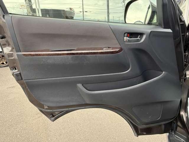 ハイエースバン スーパーＧＬ　５０ＴＨ　アニバーサリーリミテッド　４ＷＤ　４１５ＣＯＢＲＡ　ＣＬ－３　ステージ２ルーフスポイラー　Ｂｙ２ＮＥＯ　ＢＡＤフェイスボンネット　ローフォルムフェンダー　ＥＳＳＥＸ　１７インチブロンズホイール（51枚目）