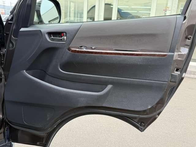 ハイエースバン スーパーＧＬ　５０ＴＨ　アニバーサリーリミテッド　４ＷＤ　４１５ＣＯＢＲＡ　ＣＬ－３　ステージ２ルーフスポイラー　Ｂｙ２ＮＥＯ　ＢＡＤフェイスボンネット　ローフォルムフェンダー　ＥＳＳＥＸ　１７インチブロンズホイール（52枚目）