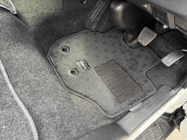 ハイエースバン スーパーGL ダークプライムII 4WD ワンオーナー 寒冷地仕様 パノラミックビューモニター デジタルインナーミラー 415COBRA CL-3フロントリップ CL-2サイドステップ CL-ステップリアバンパー バッドラッカー(30枚目)