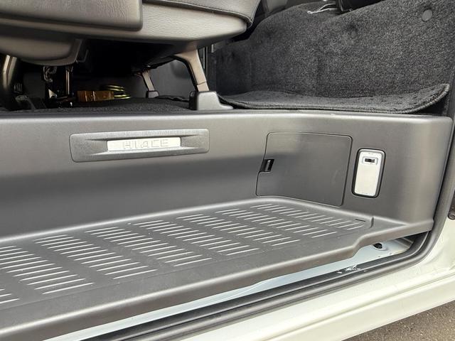 ハイエースバン スーパーGL ダークプライムII 4WD ワンオーナー 寒冷地仕様 パノラミックビューモニター デジタルインナーミラー 415COBRA CL-3フロントリップ CL-2サイドステップ CL-ステップリアバンパー バッドラッカー(48枚目)