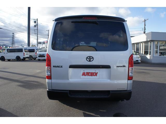 レジアスエースバン スーパーＧＬ　４ＷＤ　４１５ＣＯＢＲＡ丸目キット＆ＣＬ３フロントリップ＆ステージＩリアスポ　４１５ＳＡＦＡＲＩオーバーフェンダー　ＥＳＳＥＸステラ１６インチＡＷ　ＴＯＹＯオープンカントリーＲ／Ｔ　寒冷地仕様（8枚目）