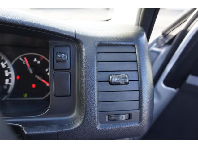 レジアスエースバン スーパーＧＬ　４ＷＤ　４１５ＣＯＢＲＡ丸目キット＆ＣＬ３フロントリップ＆ステージＩリアスポ　４１５ＳＡＦＡＲＩオーバーフェンダー　ＥＳＳＥＸステラ１６インチＡＷ　ＴＯＹＯオープンカントリーＲ／Ｔ　寒冷地仕様（20枚目）