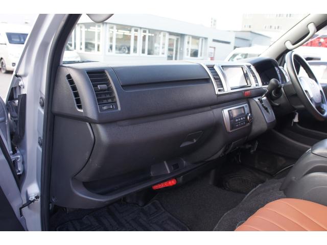 レジアスエースバン スーパーＧＬ　４ＷＤ　４１５ＣＯＢＲＡ丸目キット＆ＣＬ３フロントリップ＆ステージＩリアスポ　４１５ＳＡＦＡＲＩオーバーフェンダー　ＥＳＳＥＸステラ１６インチＡＷ　ＴＯＹＯオープンカントリーＲ／Ｔ　寒冷地仕様（41枚目）