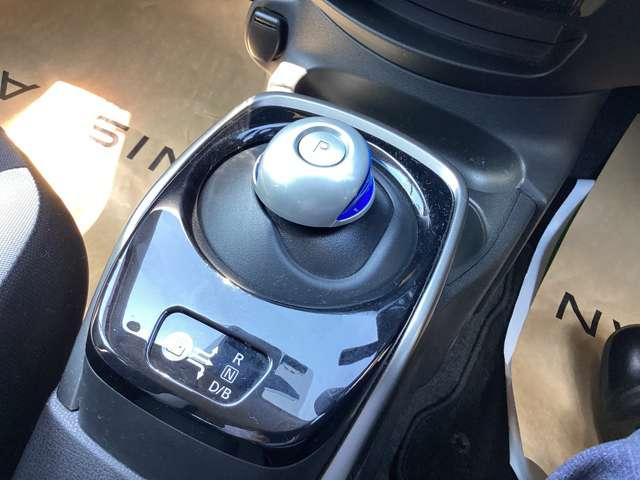 ノート １．２　ｅ－ＰＯＷＥＲ　Ｘ　ＦＯＵＲ　Ｖセレクション　４ＷＤ　アラウンドビューモニター　衝突軽減　３６０°モニター　インテリキー　アイドリングストップ　パートタイム４ＷＤ　オートエアコン　ダブルエアバック　寒冷地仕様　アルミホイール　レーンキープアシスト　ＬＥＤ　バックカメラ　禁煙車（14枚目）