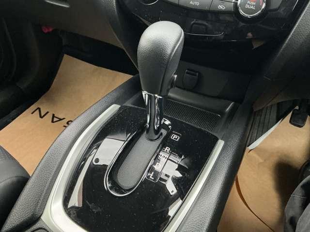 エクストレイル ２．０　２０Ｘ　エマージェンシーブレーキパッケージ　２列車　４ＷＤ　純正ナビ　バックモニター　ＥＴＣ　エマージ　スマキ－　アイドリングＳＴＯＰ　セキュリティ　ＡＷＤ　アルミ　レーンキープ　エアコン　パワーステアリング　キーレス　寒冷地　パワーウインドウ　ＡＢＳ　エアバッグ　パーキングアシスト　Ｗエアバッグ（15枚目）