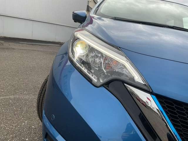 ノート １．２　ｅ－ＰＯＷＥＲ　Ｘ　アラウンドビューモニター　エマージェンシ　禁煙　３６０°カメラ　運転席助手席エアバック　レーンキープ　ＡＵＴＯエアコン　盗難防止システム　運転席エアバッグ　キーレスエントリー　ＬＥＤヘッド　アイドリングストップ　パワーウィンドウ　パワステ（8枚目）