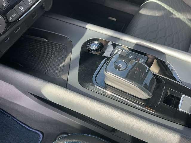 ノート １．２　ＡＵＴＥＣＨ　クロスオーバー　ＦＯＵＲ　４ＷＤ　日産コネクトナビ／プロパイロット／アラウン　エマージェンシーブレーキ　インテリキー　ＥＴＣ　アイドリングストップ　禁煙車　ＬＥＤヘッドライト　ＬＤＷ　レーダークルーズコントロール　盗難防止システム　アルミホイール　メモリーナビ　４ＷＤ（20枚目）