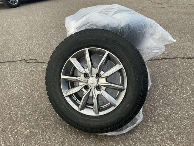 ノート 1.2 e-POWER X FOUR 4WD E-POWER・E-4WD・純正ナビ・エマージェンシ 車線逸脱防止 踏み間違え防止 切替4WD 寒冷地仕様車 パワーステアリング ABS AW アイドリングストップ ナビTV フルオートエアコン 運転席エアバッグ メモリーナビ 盗難防止装置 キーレス(10枚目)