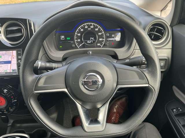 ノート 1.2 e-POWER X FOUR 4WD E-POWER・E-4WD・純正ナビ・エマージェンシ 車線逸脱防止 踏み間違え防止 切替4WD 寒冷地仕様車 パワーステアリング ABS AW アイドリングストップ ナビTV フルオートエアコン 運転席エアバッグ メモリーナビ 盗難防止装置 キーレス(14枚目)