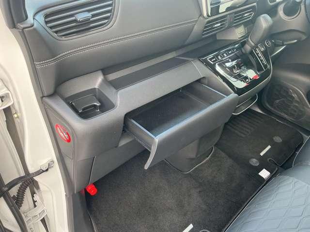 ルークス 660 ハイウェイスターGターボ アーバンクロム プロパイロット エディション 4WD 純正9インチナビ・アラウンドビューモニタ 360℃カメラ ブレーキサポート レーダークルーズコントロール フルタイム4WD 寒冷地仕様 アイドリングストップ インテリキー 盗難防止システム 車線逸脱警報 両側パワースライドドア LED 禁煙車(13枚目)