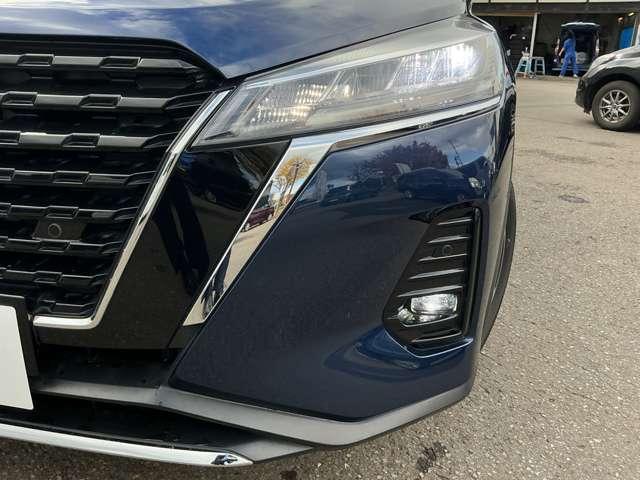 キックス １．２　Ｘ　ＦＯＵＲ　ツートーン　インテリアエディション（ｅ－ＰＯＷＥＲ）　４ＷＤ　プロパイロット／試乗車アップ／日産ディーラ　アラウンドビュ－　ＬＥＤ　インテリキー　アイドリングストップ　盗難防止システム　４ＷＤ　オートエアコン　車線逸脱警報　アルミホイール　ナビＴＶ　メモリーナビ　寒冷地仕様　踏み間違え防止（8枚目）