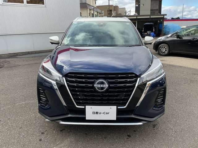 キックス １．２　Ｘ　ＦＯＵＲ　ツートーン　インテリアエディション（ｅ－ＰＯＷＥＲ）　４ＷＤ　プロパイロット／試乗車アップ／日産ディーラ　アラウンドビュ－　ＬＥＤ　インテリキー　アイドリングストップ　盗難防止システム　４ＷＤ　オートエアコン　車線逸脱警報　アルミホイール　ナビＴＶ　メモリーナビ　寒冷地仕様　踏み間違え防止（10枚目）