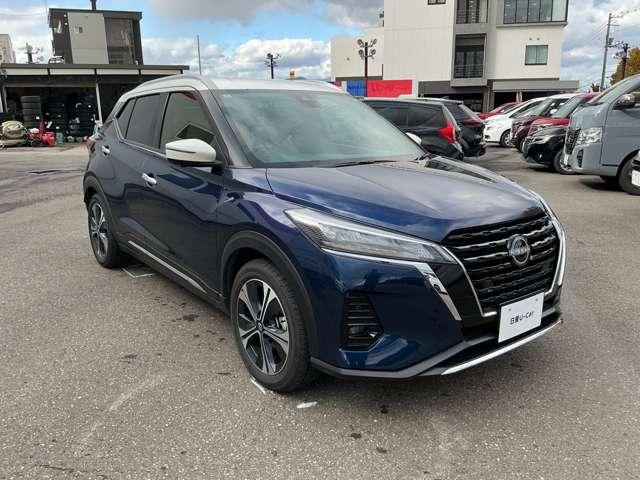キックス １．２　Ｘ　ＦＯＵＲ　ツートーン　インテリアエディション（ｅ－ＰＯＷＥＲ）　４ＷＤ　プロパイロット／試乗車アップ／日産ディーラ　アラウンドビュ－　ＬＥＤ　インテリキー　アイドリングストップ　盗難防止システム　４ＷＤ　オートエアコン　車線逸脱警報　アルミホイール　ナビＴＶ　メモリーナビ　寒冷地仕様　踏み間違え防止（11枚目）