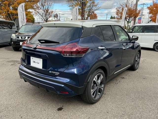 キックス １．２　Ｘ　ＦＯＵＲ　ツートーン　インテリアエディション（ｅ－ＰＯＷＥＲ）　４ＷＤ　プロパイロット／試乗車アップ／日産ディーラ　アラウンドビュ－　ＬＥＤ　インテリキー　アイドリングストップ　盗難防止システム　４ＷＤ　オートエアコン　車線逸脱警報　アルミホイール　ナビＴＶ　メモリーナビ　寒冷地仕様　踏み間違え防止（13枚目）