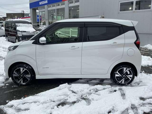 デイズ 660 ハイウェイスターGターボ プロパイロット エディション 4WD アラウンドビューモニター/プロパイロット/ アラウンドビューM LEDライト 盗難警報装置 フルタイム4WD レーダークルーズコントロール カーテンエアバッグ アイドリングストップ機能 Bカメラ 寒冷地仕様 アルミホイール オートエアコン(16枚目)