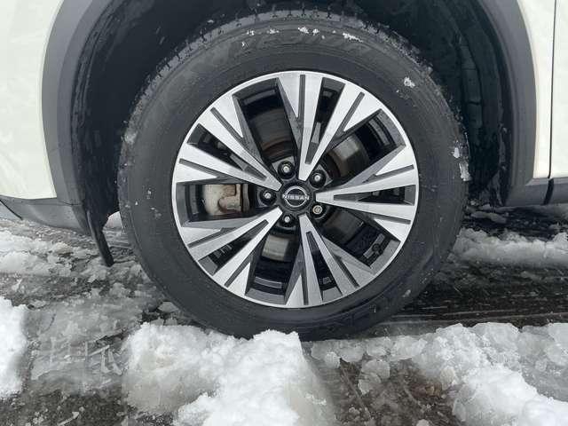 エクストレイル １．５　Ｘ　ｅ－４ＯＲＣＥ　４ＷＤ　日産コネクトナビ／プロパイロット／アラウン　エマブレ　１オーナー　レーンキープアシスト　アダプティブクルーズコントロール　禁煙　バックモニター　ＬＥＤヘッドライト　インテリジェントキー　ＥＴＣ　４ＷＤ　寒冷地仕様　キーレスエントリー　ＡＡＣ（13枚目）