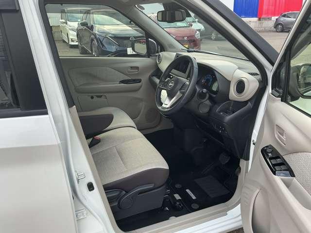 デイズ ６６０　Ｘ　４ＷＤ　純正エンジンスターター／エマージェンシー　ブレーキサポート　エアコン　インテリジェントキー　禁煙車　フルタイム４ＷＤ　１オーナー　エアバッグ　寒冷地仕様　キーフリー　バックカメラ　盗難防止装置　パワーステアリング　エコアイドリングストップ（18枚目）