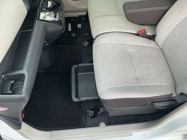 デイズ ６６０　Ｘ　４ＷＤ　純正エンジンスターター／エマージェンシー　ブレーキサポート　エアコン　インテリジェントキー　禁煙車　フルタイム４ＷＤ　１オーナー　エアバッグ　寒冷地仕様　キーフリー　バックカメラ　盗難防止装置　パワーステアリング　エコアイドリングストップ（19枚目）