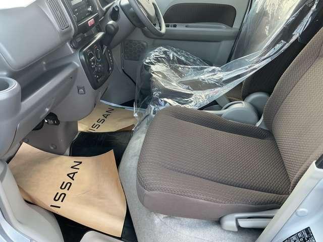 ＮＶ１００クリッパーバン ６６０　ＧＸターボ　ハイルーフ　４ＷＤ　エマージェンシーブレーキ／横滑り防止装置／　インテリジェントエマージェンシーブレーキ　車線逸脱防止　１オーナー　４ＷＤ　キーレス　フルオートエアコン　禁煙　ＰＳ　寒冷地仕様　ＡＢＳ　運転席エアバッグ　ダブルエアバッグ　パワーウィンドー（15枚目）