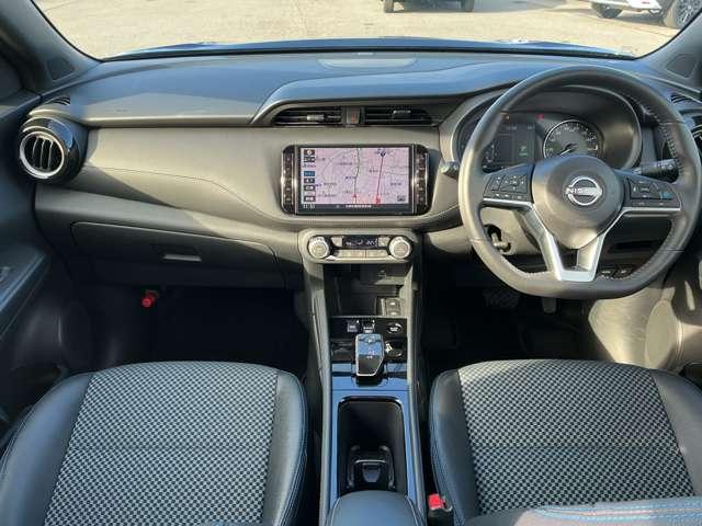 キックス １．２　Ｘ　ＦＯＵＲ　（ｅ－ＰＯＷＥＲ）　４ＷＤ　試乗車アップ／日産９インチナビ／アラウンド　ナビＴＶ　ＬＥＤライト　踏み間違い防止　アラウンドビュ－　試乗車ＵＰ　禁煙車　盗難防止システム　車線逸脱警報　インテリキー　バックモニター　オートエアコン　４ＷＤ　アイドリングストップ　アルミホイール（17枚目）