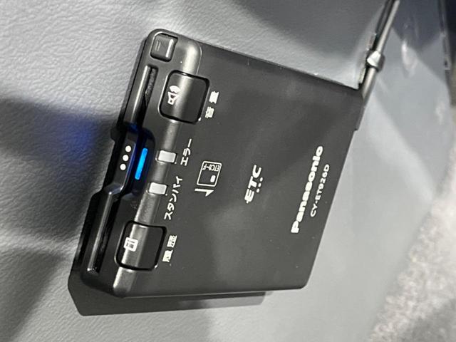 Ｓエアロパッケージ　４ＷＤ　禁煙車　純正ナビ　バックカメラ　ＨＩＤヘッドライト　電動格納ミラー　ＣＤ／ＤＶＤ再生　盗難防止装置　プライバシーガラス　オートエアコン　ヘッドライトレベライザー(5枚目)