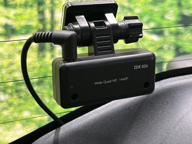 Ｌ　４ＷＤ　禁煙車　レーダーブレーキサポート　ＳＤナビ　Ｂｌｕｅｔｏｏｔｈ　フルセグＴＶ　シートヒーター　スマートキー　横滑り防止装置　アイドリングストップ　電動格納ミラー　ベンチシート　盗難防止装置(60枚目)