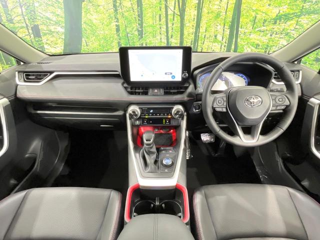 ＲＡＶ４ ハイブリッドアドベンチャー　オフロードパッケージＩＩ　４ＷＤ　登録済未使用車　バックカメラ　寒冷地仕様　プリクラッシュセーフティ　レーダークルーズ　レザーシート　前席シートエアコン　パワーシート　コーナーセンサー　スマートキー　ＬＥＤヘッド　ルーフレール（2枚目）
