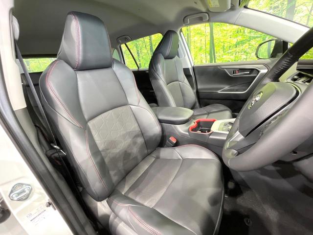 ＲＡＶ４ ハイブリッドアドベンチャー　オフロードパッケージＩＩ　４ＷＤ　登録済未使用車　バックカメラ　寒冷地仕様　プリクラッシュセーフティ　レーダークルーズ　レザーシート　前席シートエアコン　パワーシート　コーナーセンサー　スマートキー　ＬＥＤヘッド　ルーフレール（8枚目）