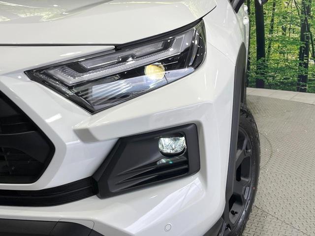 ＲＡＶ４ ハイブリッドアドベンチャー　オフロードパッケージＩＩ　４ＷＤ　登録済未使用車　バックカメラ　寒冷地仕様　プリクラッシュセーフティ　レーダークルーズ　レザーシート　前席シートエアコン　パワーシート　コーナーセンサー　スマートキー　ＬＥＤヘッド　ルーフレール（12枚目）
